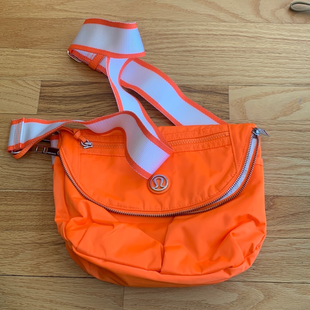 Lululemon festival bag!
